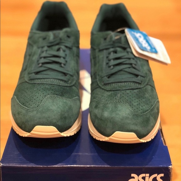 ASICS - Picture 2 of 5